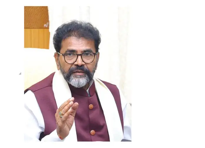 Narayanaswamy alleges Congress candidate distributed gifts, cash to woo voters