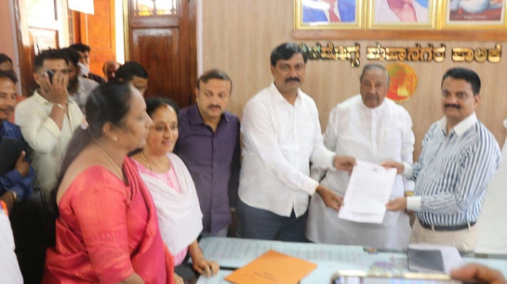 Demand to complete Ashraya scheme houses