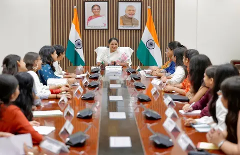 Delhi plans 1 lakh smart streetlights to improve women's safety