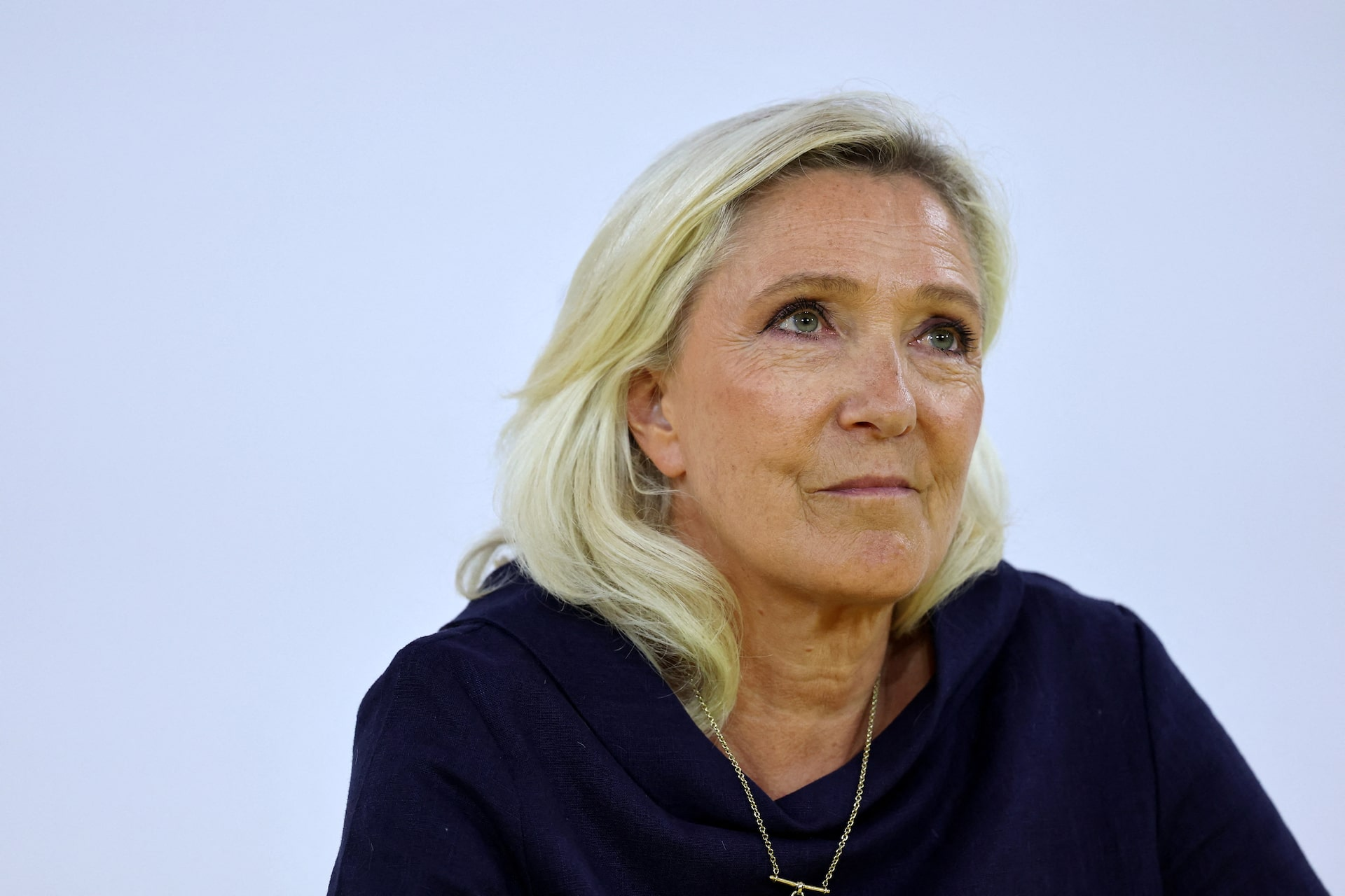 Le Pen targets €140 billion spending cuts 