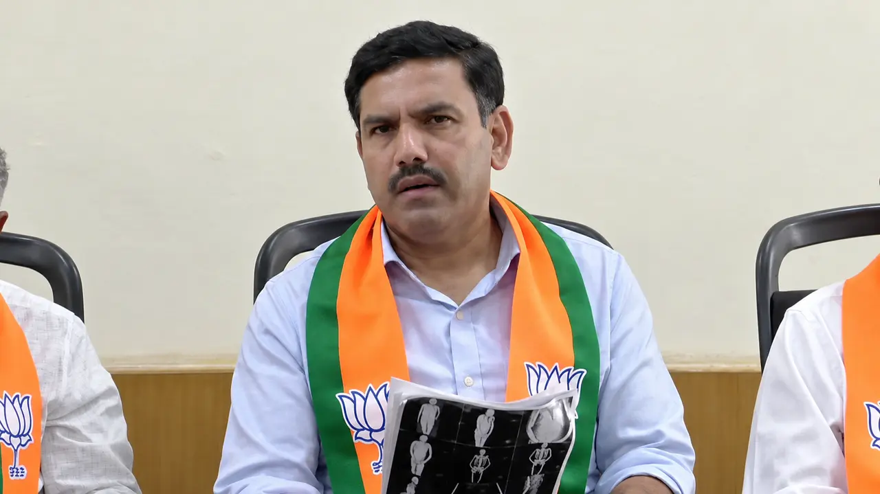 20-25 Congress MLAs, including ministers, may join BJP: Vijayendra