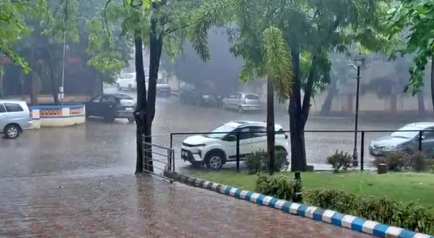 Swathi rains bring relief, waterlogging woes