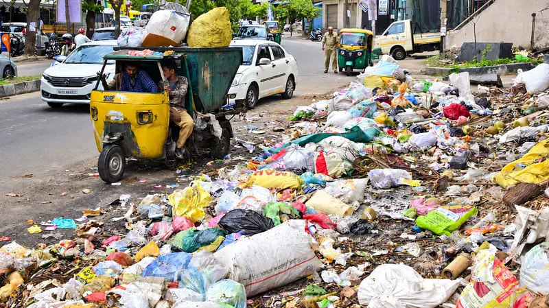 B’luru garbage collection stalled over tenders