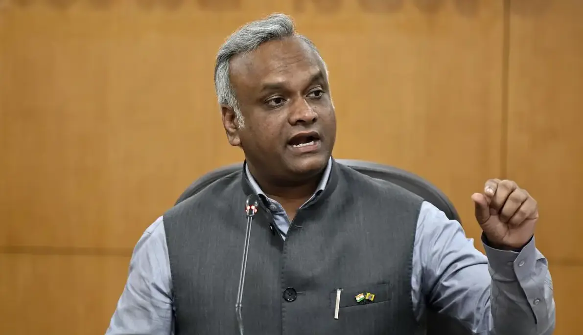Kharge responds on HDK’s Delhi residence inquiry
