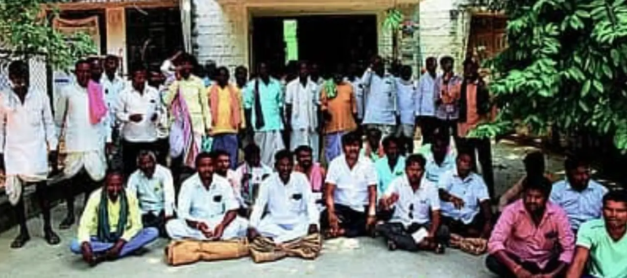 Farmers protest in Yadgir over groundnut seed quality