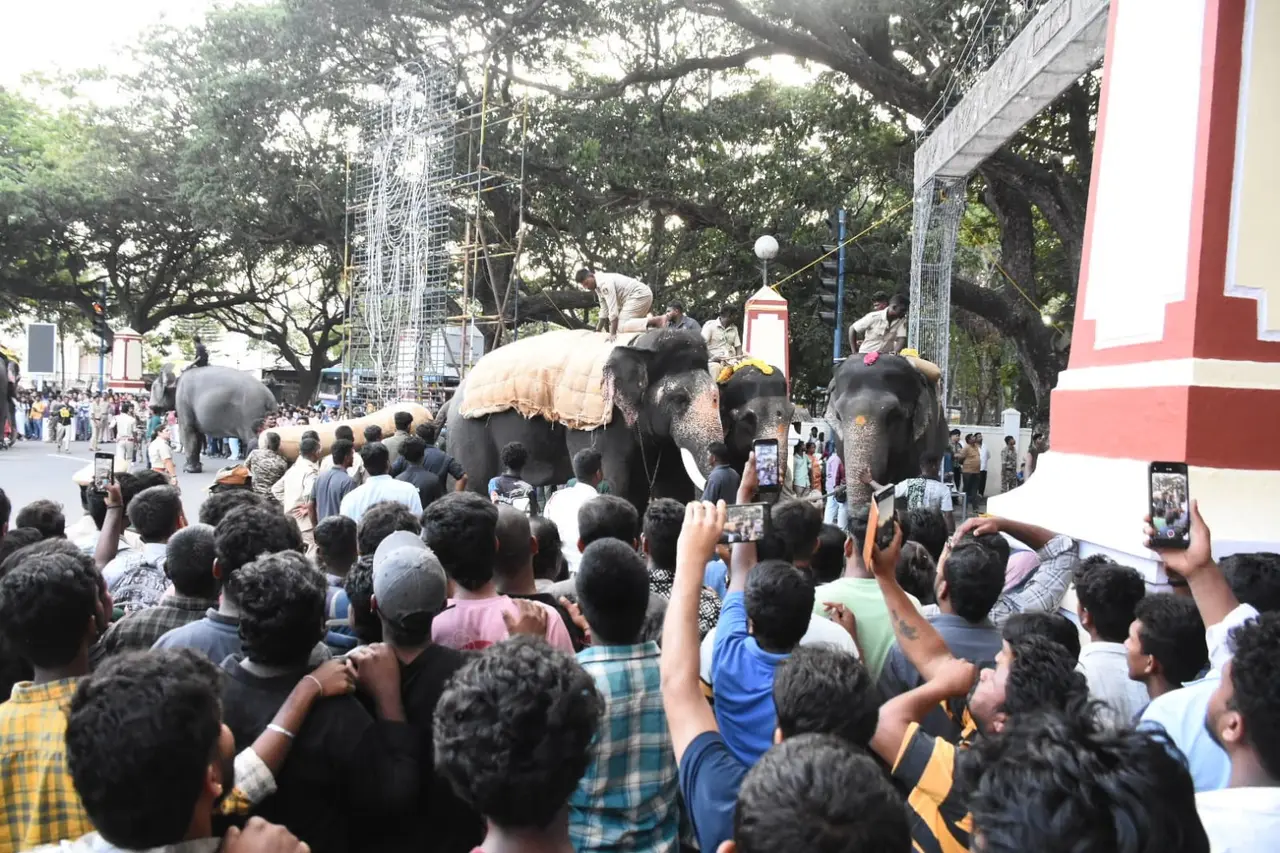 Halts Dasara rehearsal at busy Ayurveda College in Mysuru