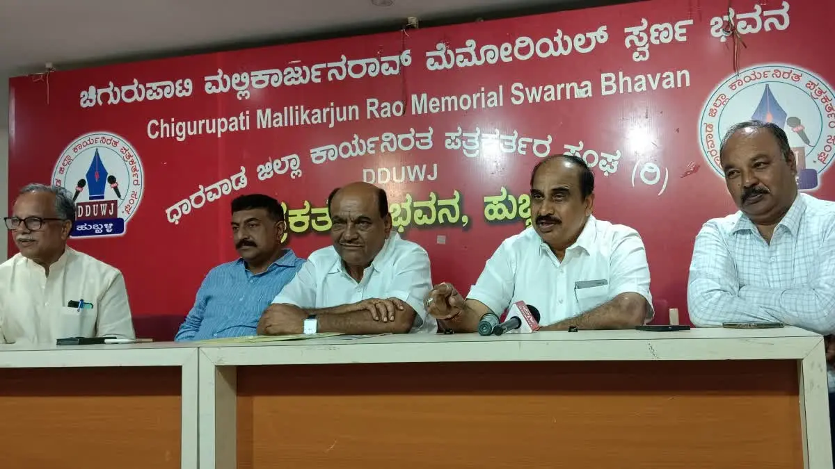 Congress leaders rally behind Mohan Limbikai