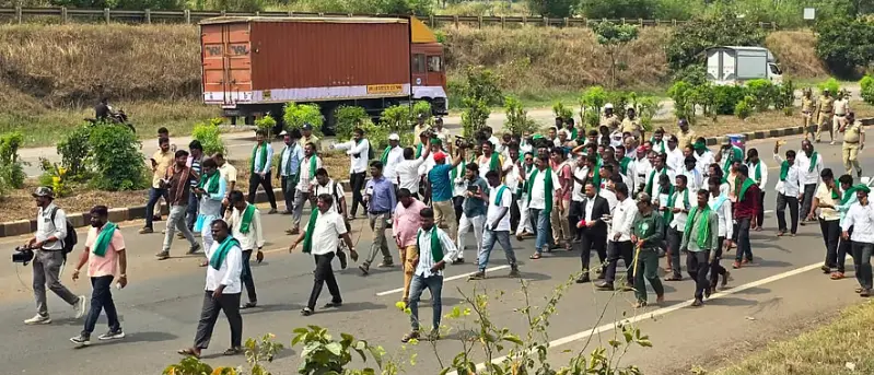 Sugarcane farmers' Hubballi march enters day three