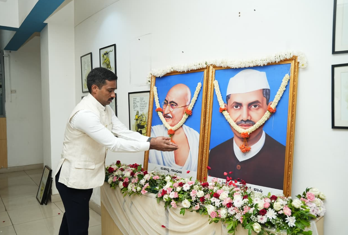 DIPR officials honor Gandhi, Shastri on Gandhi Jayanti