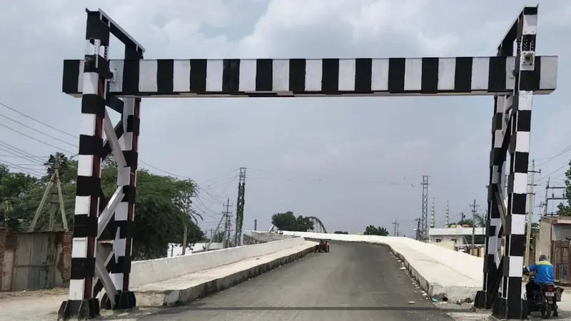 Gadag flyover awaits inauguration amid public anger