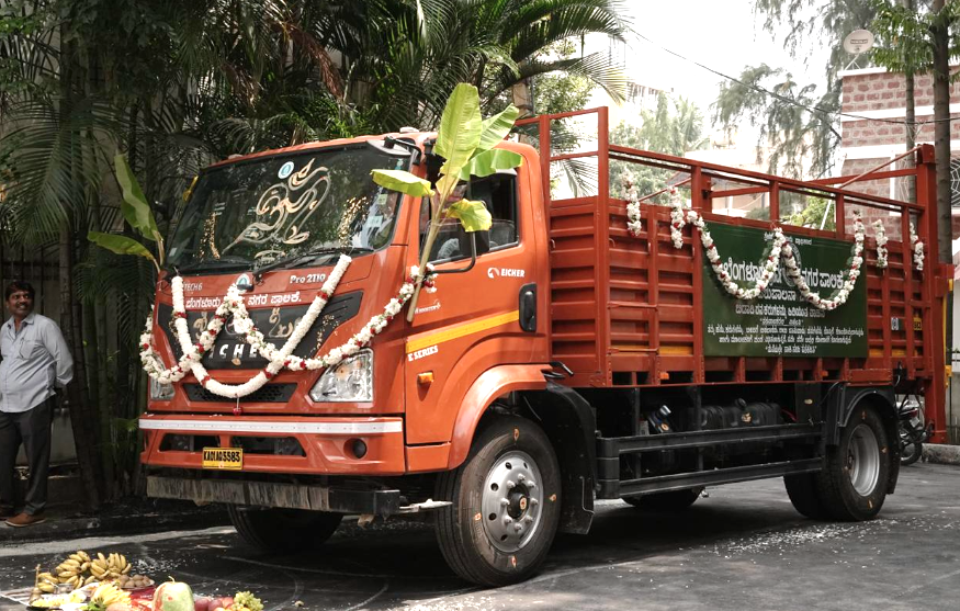 Hydraulic vehicle launched to control stray livestock