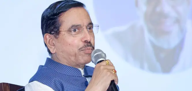 Congress clarity on Siddaramaiah threat: Min Pralhad Joshi 