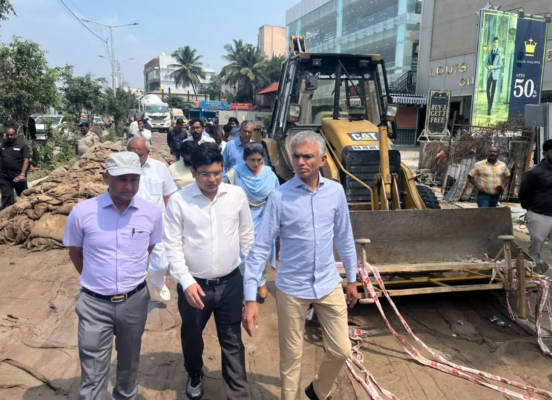 Minister inspects Hennur Bagalur road development