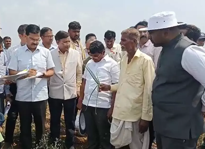 Central team assesses drought damage across in Bagalkot