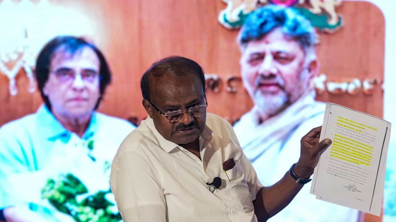 “Poor things”: HDK’s sarcastic slap at Congress