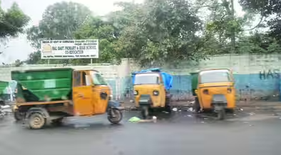 Garbage transfer point turns Ramesh Nagar road into a stinking mess