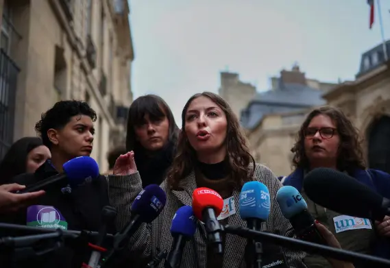 France offers concessions to quell student protests