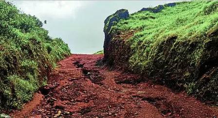 Dilapidated road to Galikere leaves tourists, devotees struggling