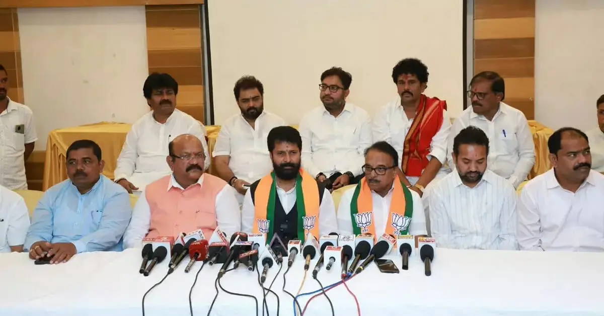 ‘Scams, price hikes have become Cong govt’s guarantees’