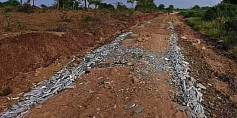 Farmers allege poor quality in ₹96.15-lakh road project