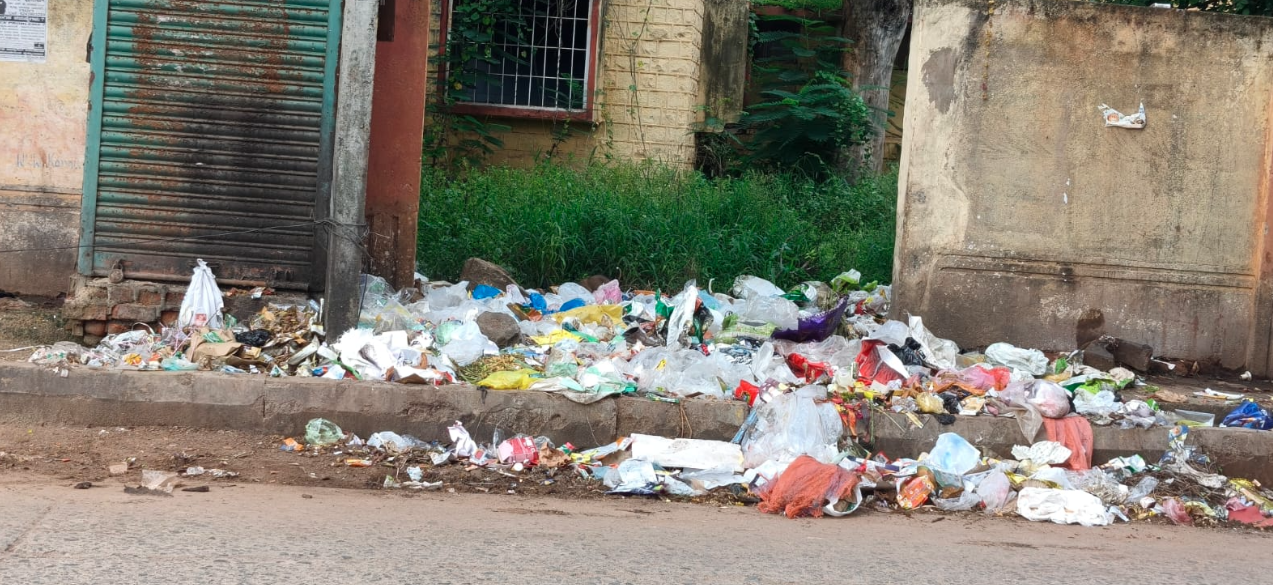 Gadag Betageri struggles with garbage and drainage