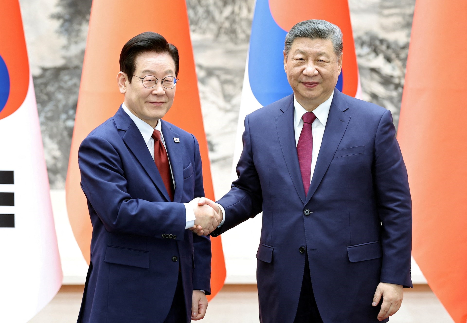 US Lawmaker Seeks Scrutiny of Seoul-China Ties