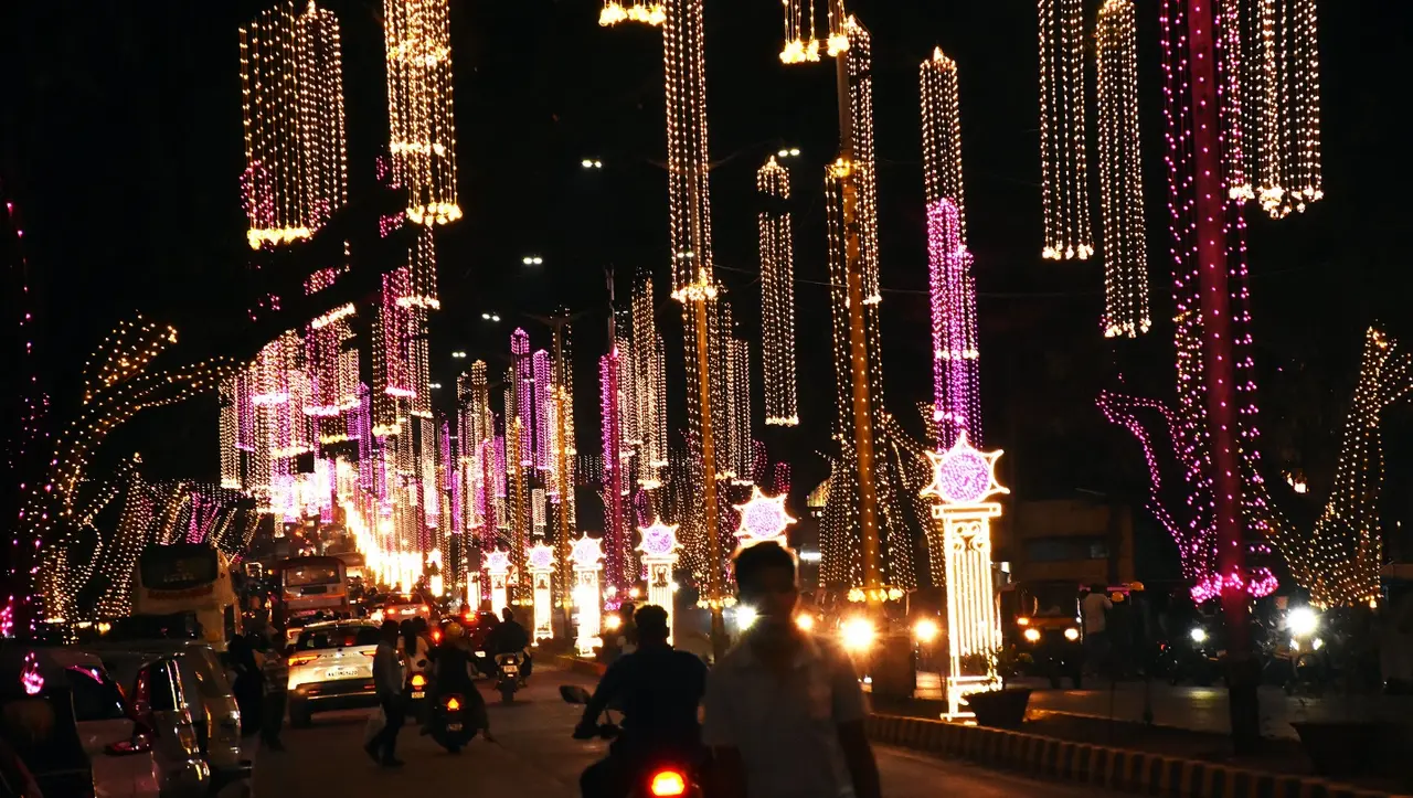 Mysuru sparkles in a million lights as Dasara fever grips city Shyam Sundar Vattam 