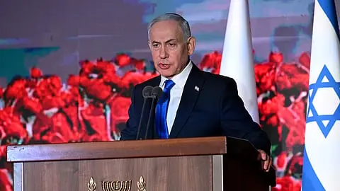 Netanyahu invites Brazil presidential candidate Flavio Bolsonaro to Israel