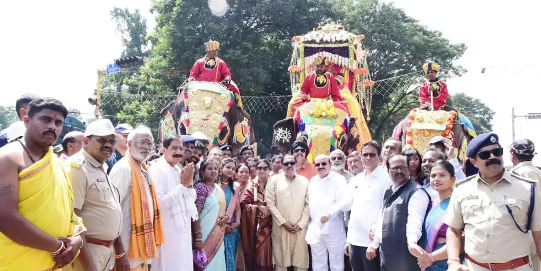 DyCM Parameshwara flags off grand Tumakuru Dasara Ambari procession