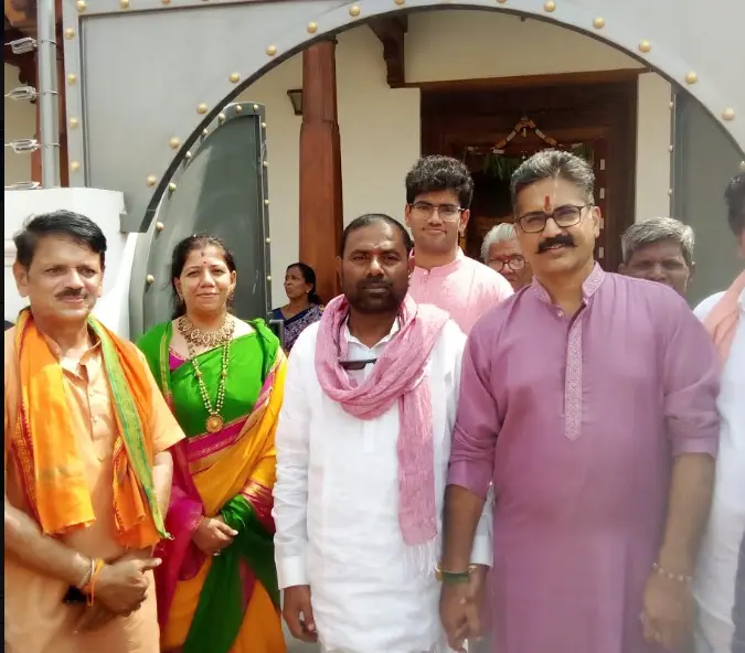 Amaresh Karadi joins grand Jambu Savari in Anegundi