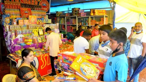 Authorities plan 411 temporary firecracker stalls 