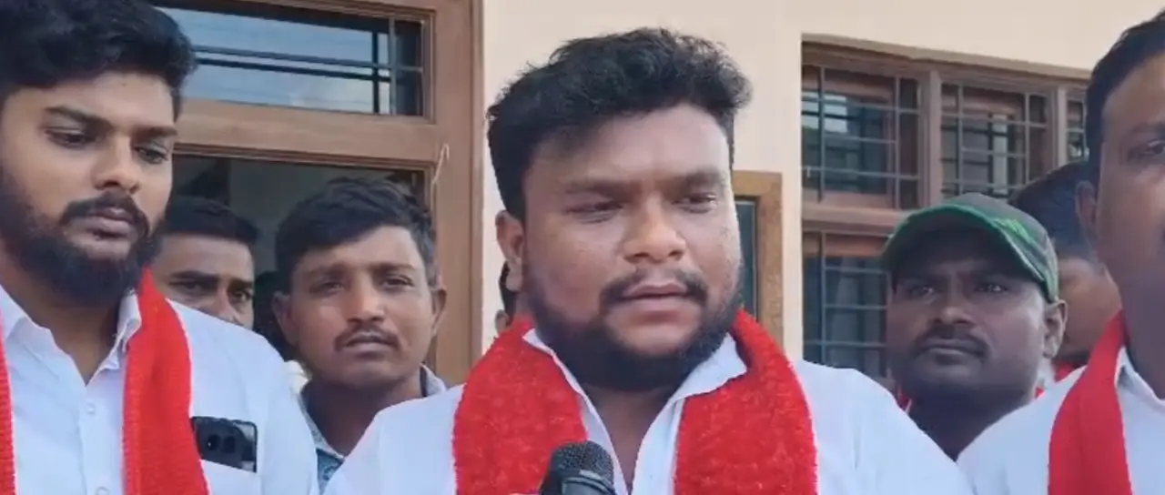 Leader alleges fund irregularities before protest
