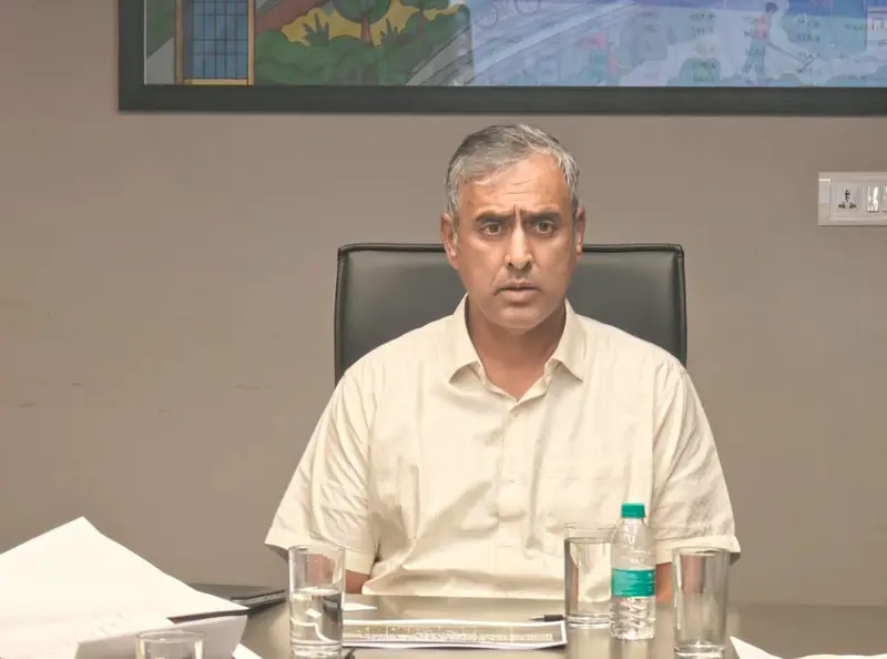 GBA Chief orders penalties for missing streetlight CCMS