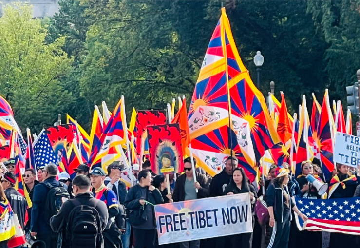 Tibetans, Uyghurs protest Xi visit in Washington