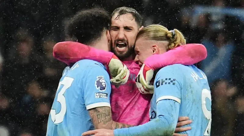 Manchester City beats Newcastle to close gap on Arsenal
