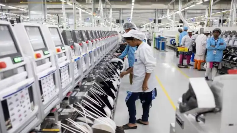 Thousands of jobs as India builds tech