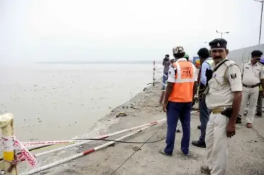 3 killed as car falls into river in Madhepura