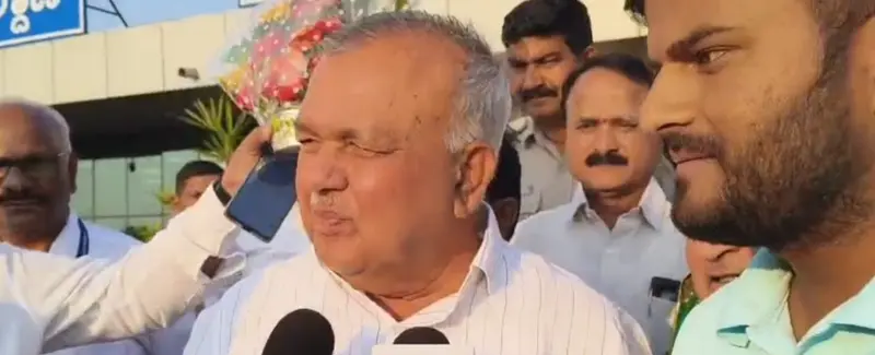 Karnataka Minister Discusses Study Tours, Cricket Approval, Politics