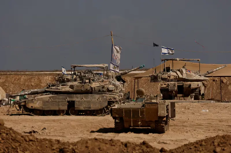 Israel Advances in Gaza City as Civilians Flee Amid Airstrikes