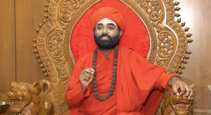 Swamiji stands firm amid Peeth dispute row