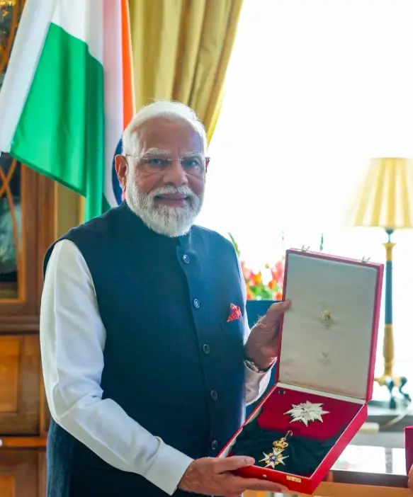 NDA hails Modi for receiving
