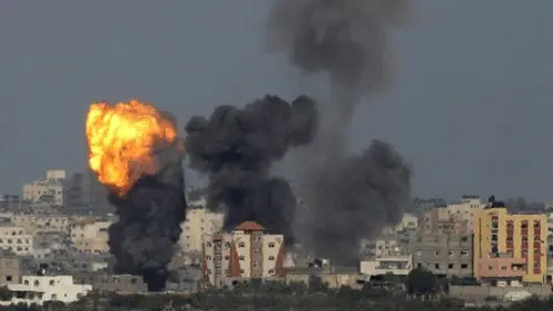 Israel presses Hamas to surrender amid heavy strikes in Gaza