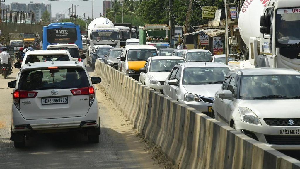 2.5 hrs for 4km: Potholes, dust paralyse Varthur traffic