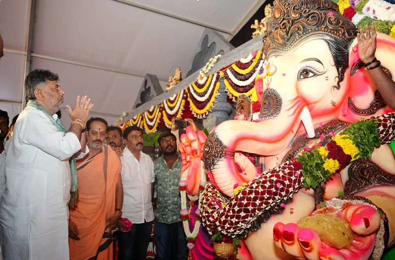 DK Shivakumar attends Ganapati festival