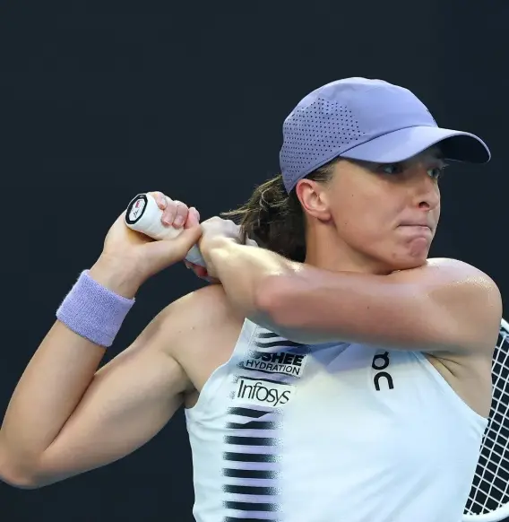 Swiatek Storms into Australian Open Quarterfinals with Dominant Win Over Inglis