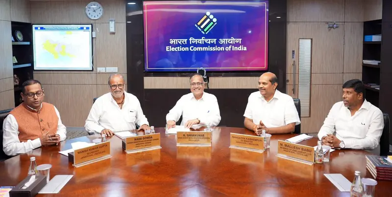 ECI holds talks with CPI, over 4,700 meetings