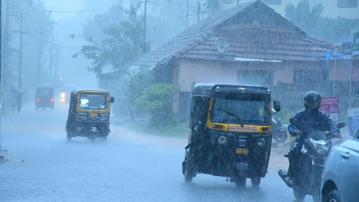 B’luru expects 5 days rain, Yellow alert for 15 districts