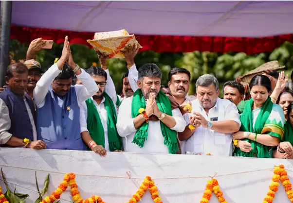 DCM  D.K. Shivakumar Offers Bagina to Bhadra Reservoir