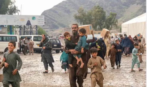 Humanitarian crisis deepens in Afghan amid Pak clashes