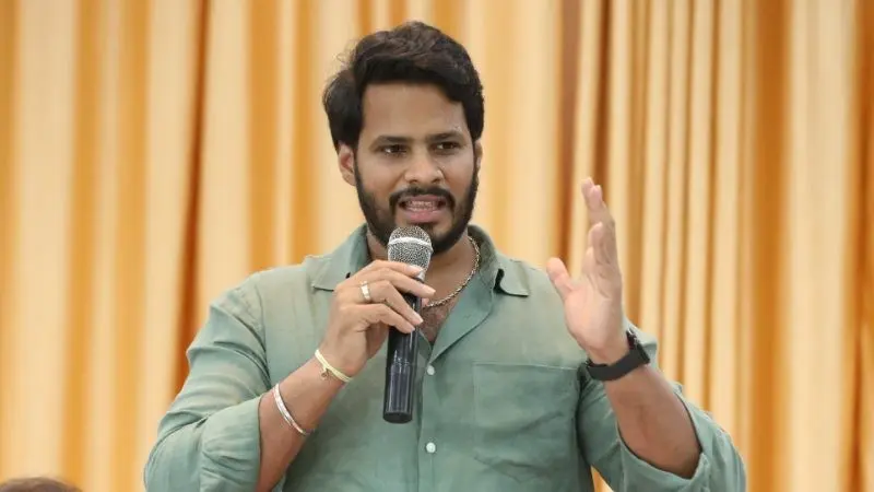Conduct railway exams in Kannada too: Nikhil Kumaraswamy to Centre